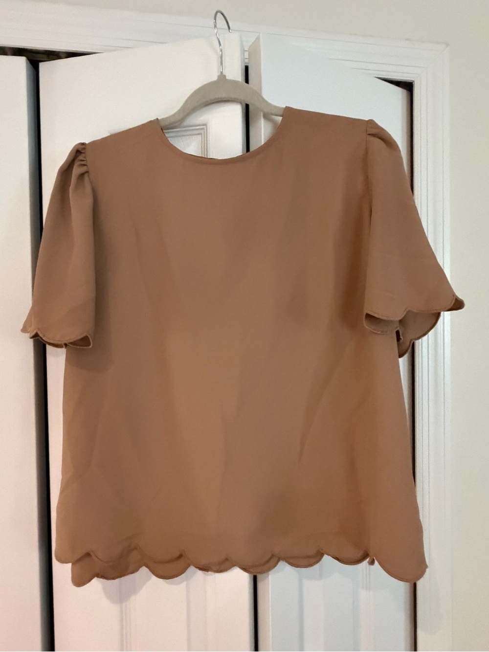 Express Scalloped Hem Short Sleeve Blouse - Camel
